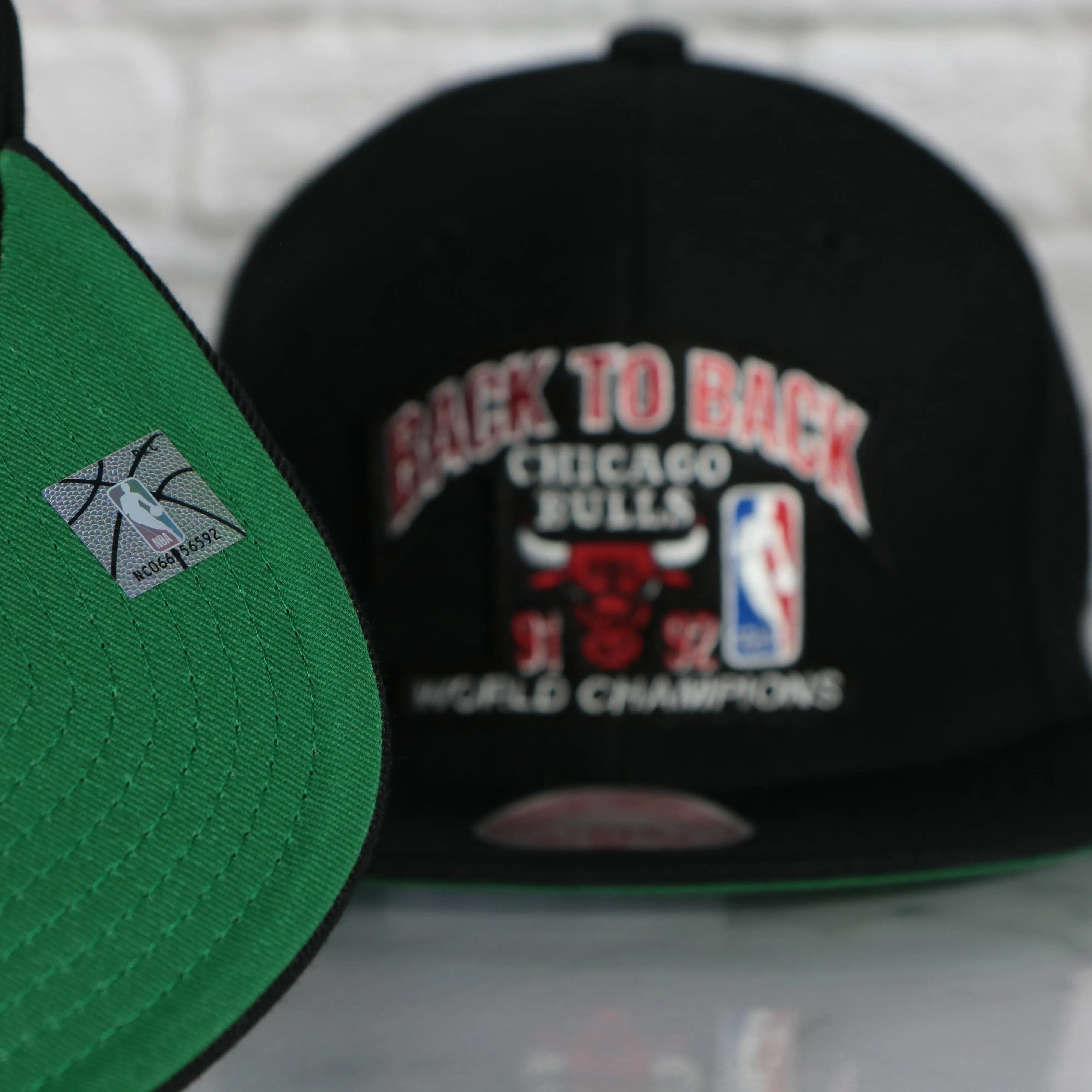 Chicago Bulls Vintage Retro NBA Champions 91-92 Back to Back Mitchell and Ness Snapback Hat | Black