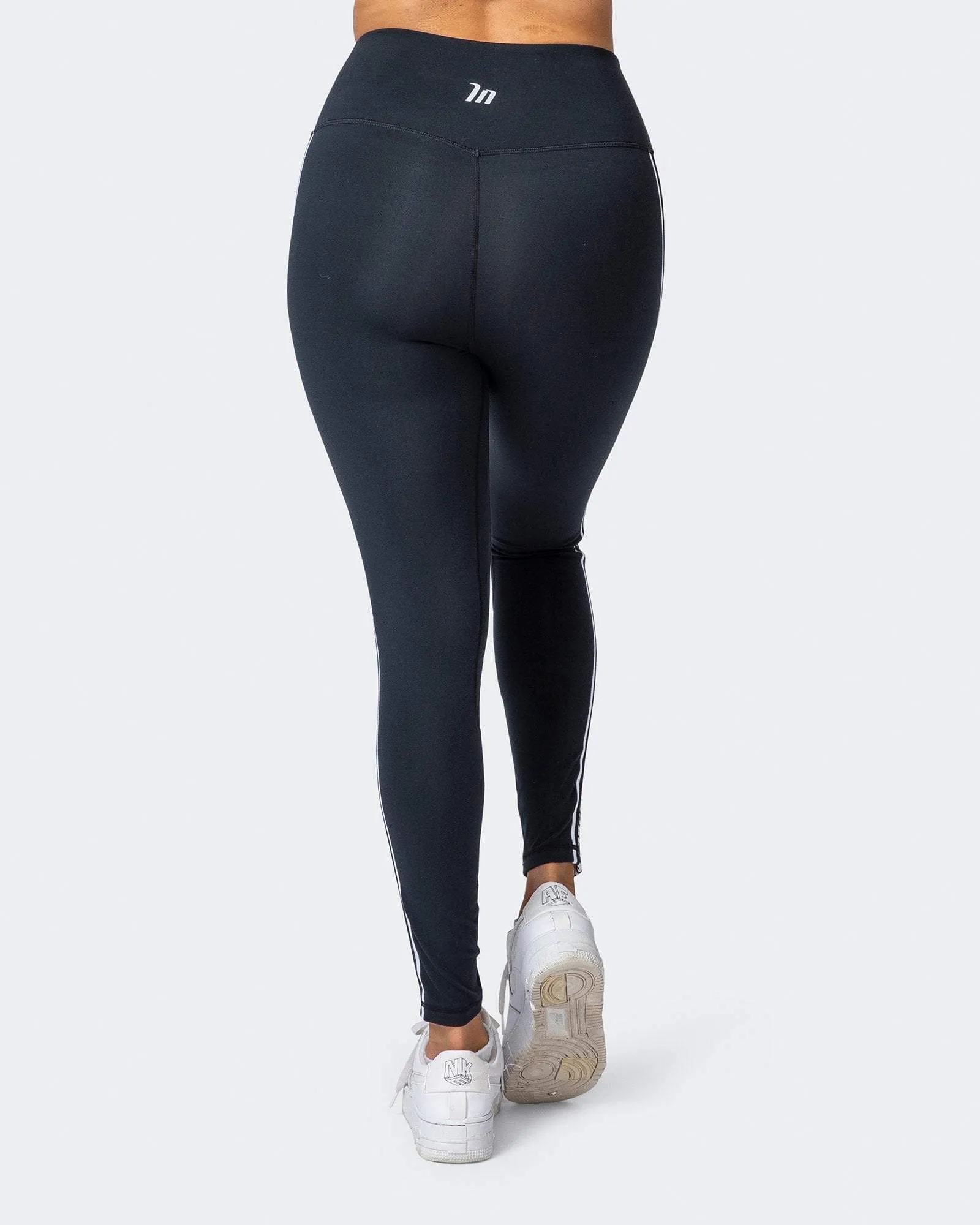 Dynamic Ankle Length Leggings - Black