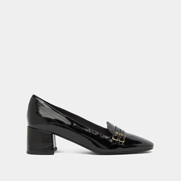 Heeled ballet flats in black pleated patent