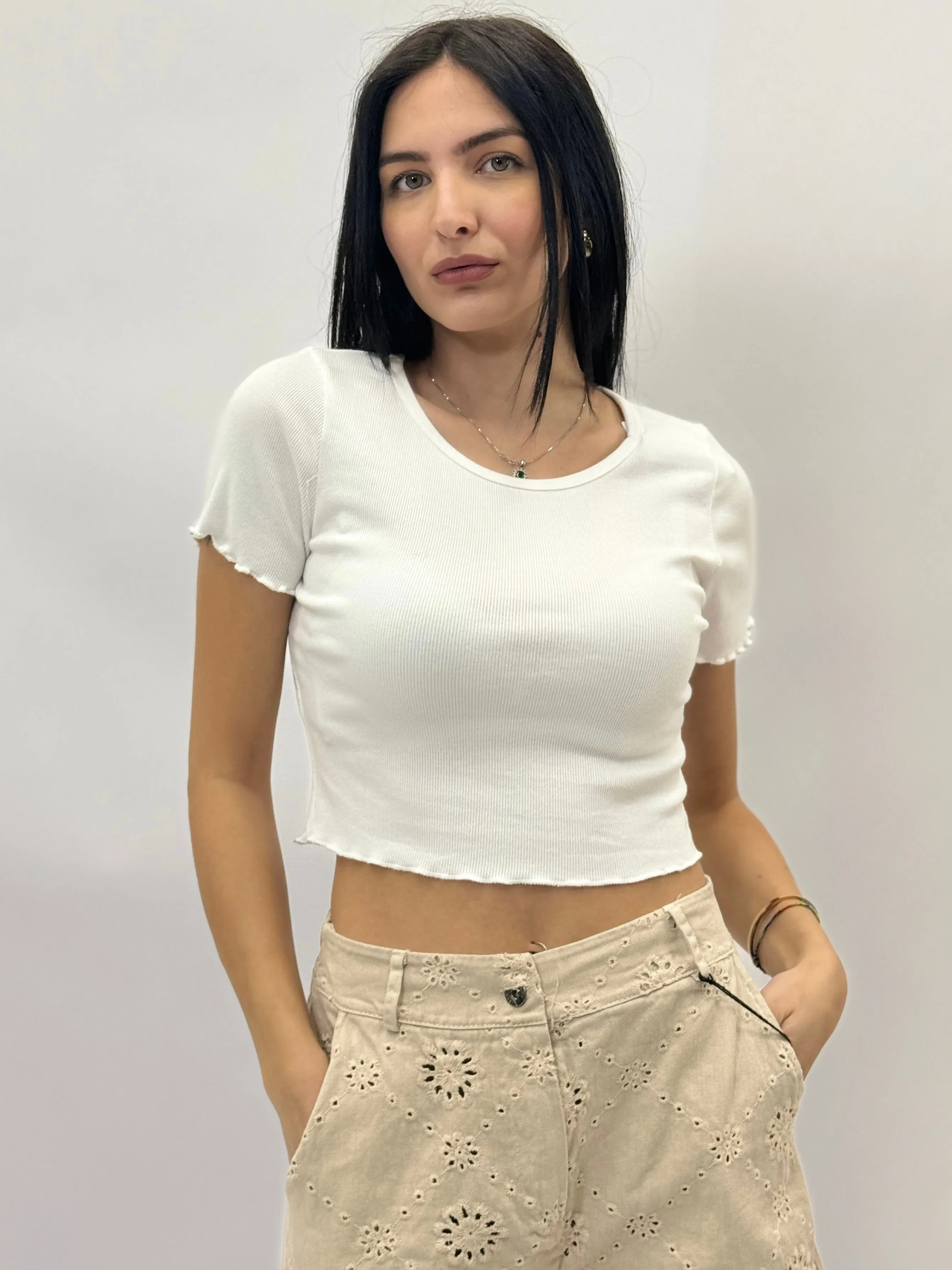 T-shirt a costine crop