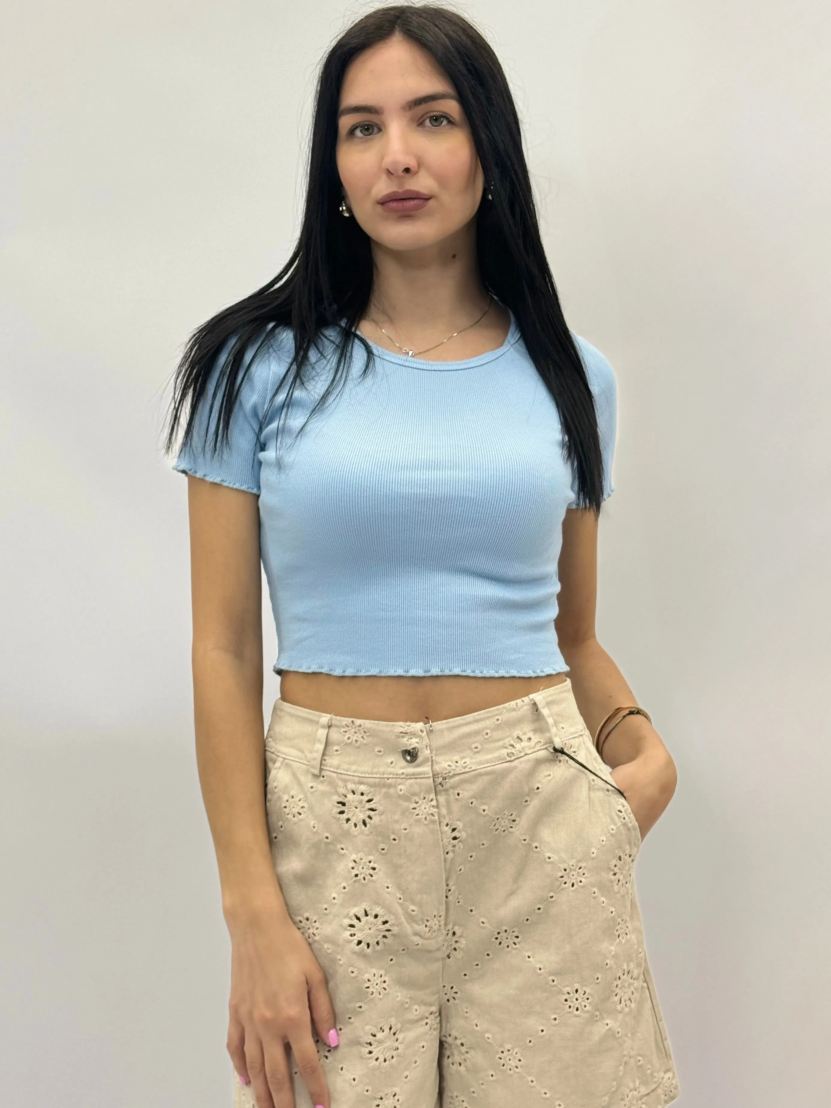 T-shirt a costine crop